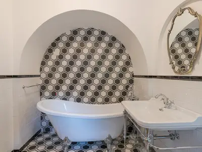 Badezimmer mit Badewanne