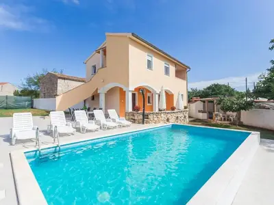 Villa für 8 Personen (120 m²) 1/10