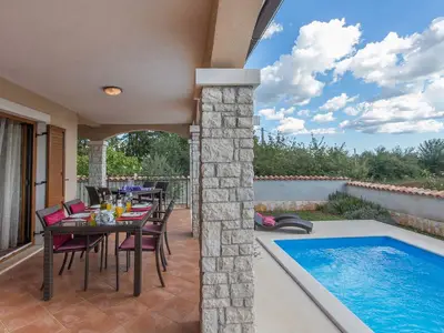 Villa für 8 Personen (120 m²) in Divsici 3/10