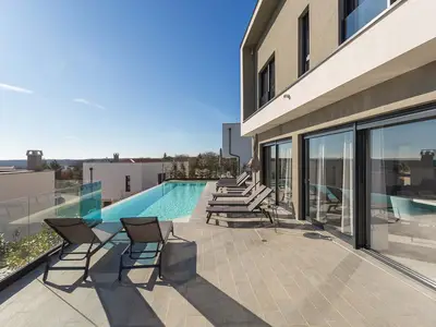 Villa für 8 Personen (198 m²) in Krnica 2/10