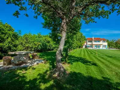 Villa für 10 Personen (300 m²) in Orbanići 8/10