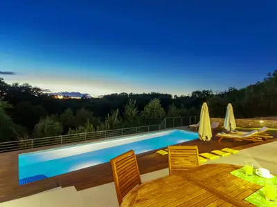 Villa für 9 Personen (350 m²) in Bokordići 2/10