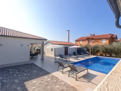 Villa für 8 Personen (150 m²) in Novigrad 10/10