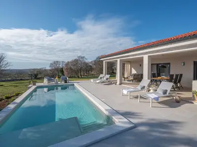 Villa für 6 Personen (120 m²) in Bale 1/10