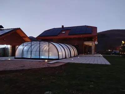 PoolOfHouse