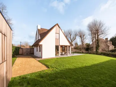 Außenseite Ferienhaus [Sommer]