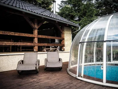 PoolOfHouse