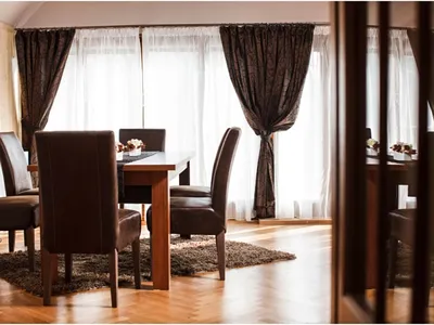 DiningRoom