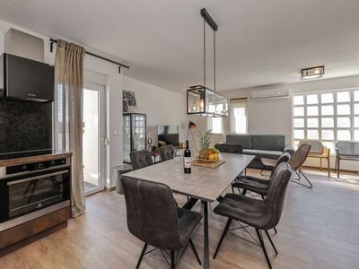 Villa für 19 Personen (300 m²) in Starigrad-Paklenica 8/10