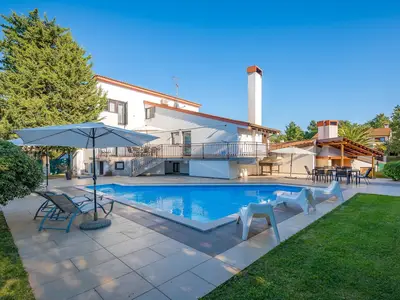 PoolOfHouse