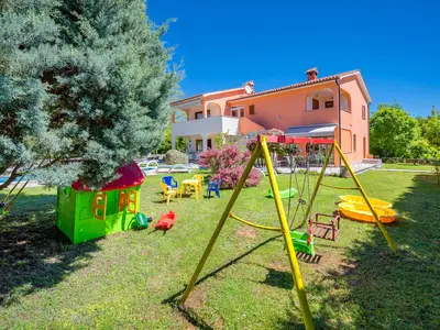 Villa für 8 Personen (240 m²) in Štrmac 3/10