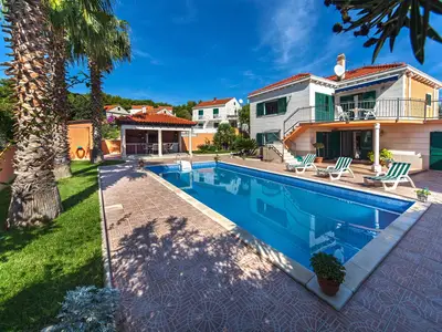 Villa für 8 Personen (160 m²) in Sumartin 3/10