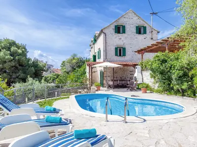 Villa für 8 Personen (100 m²) in Sumartin 4/10