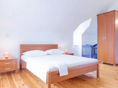 Villa für 6 Personen (100 m²) in Sumartin 10/10