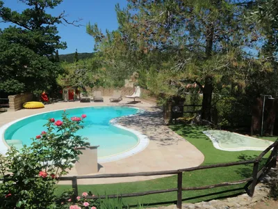 PoolOfHouse