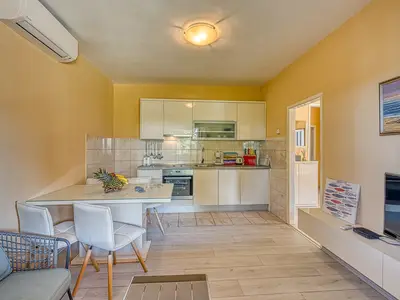 Küche und Essbereich