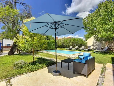 Villa für 12 Personen (150 m²) in Sveti Lovreč Pazenatički 2/10