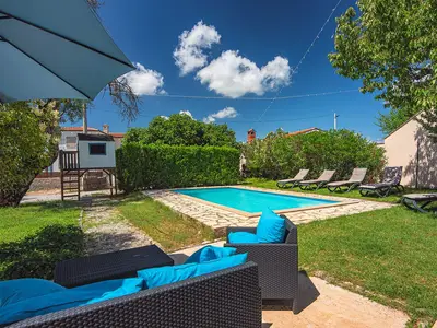 Villa für 12 Personen (150 m²) in Sveti Lovreč Pazenatički 3/10