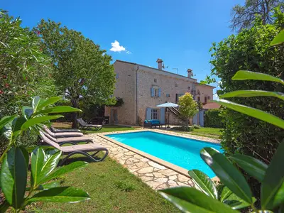 Villa für 12 Personen (150 m²) in Sveti Lovreč Pazenatički 5/10
