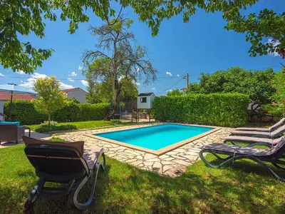 Villa für 12 Personen (150 m²) in Sveti Lovreč Pazenatički 6/10