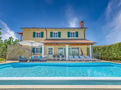 Villa für 8 Personen (150 m²) in Sveti Lovreč Pazenatički 1/10