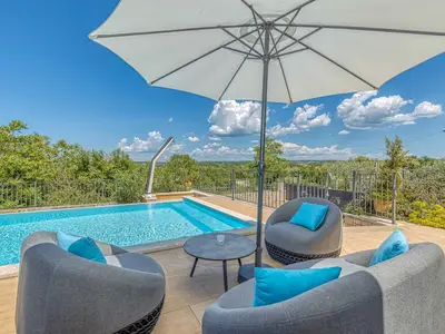 Villa für 8 Personen (150 m²) in Sveti Lovreč Pazenatički 5/10