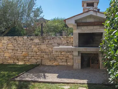 Villa für 8 Personen (150 m²) in Sveti Lovreč Pazenatički 10/10