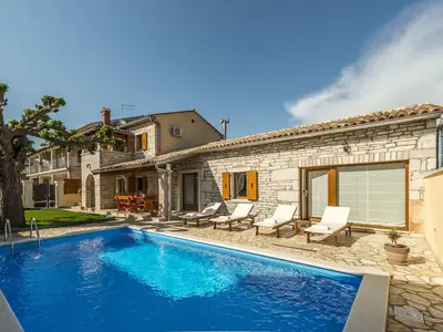Villa für 8 Personen (140 m²) in Sveti Lovreč 2/10