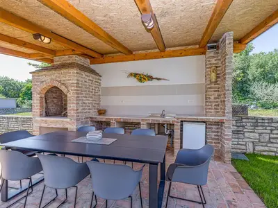 Villa für 8 Personen (140 m²) in Sveti Lovreč Pazenatički 8/10