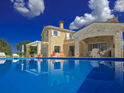 Villa für 8 Personen (180 m²) in Sveti Lovreč 1/10