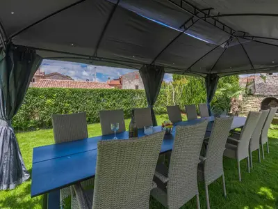 Villa für 12 Personen (309 m²) in Sveti Lovreč Pazenatički 5/10