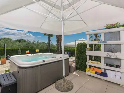 Villa für 12 Personen (309 m²) in Sveti Lovreč Pazenatički 8/10