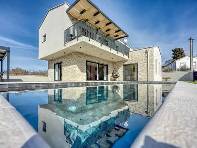 Villa für 8 Personen (200 m²) in Sveti Lovreč Pazenatički 8/10