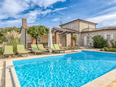 Villa für 8 Personen (200 m²) in Sveti Lovreč 1/10