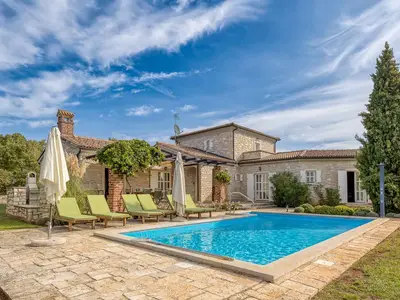 Villa für 8 Personen (200 m²) in Sveti Lovreč 2/10