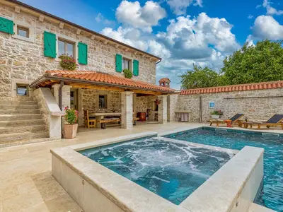 Villa für 12 Personen (275 m²) in Sveti Lovreč Pazenatički 8/10