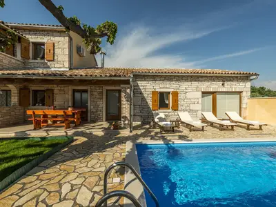 Ferienhaus Natale mit Privatem Pool