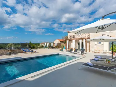 Villa für 8 Personen (135 m²) in Sveti Lovreč Pazenatički 1/10