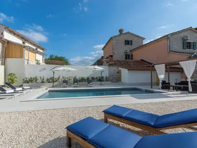 Villa für 8 Personen (135 m²) in Sveti Lovreč Pazenatički 4/10
