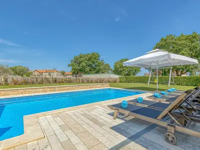 Villa für 8 Personen (135 m²) in Sveti Lovreč Pazenatički 5/10