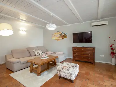 Villa für 8 Personen (135 m²) in Sveti Lovreč Pazenatički 10/10