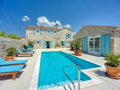 Villa für 6 Personen (200 m²) in Sveti Lovreč Pazenatički 2/10
