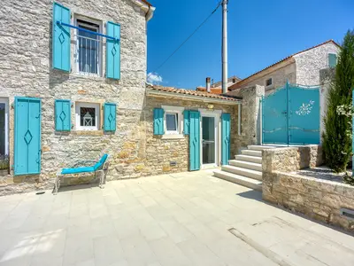 Villa für 6 Personen (200 m²) in Sveti Lovreč Pazenatički 9/10