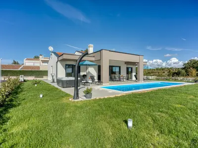 Villa für 4 Personen (120 m²) in Sveti Lovreč 2/10