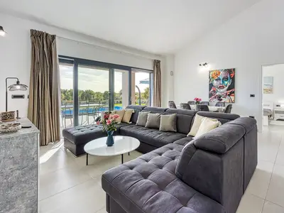 Villa für 4 Personen (120 m²) in Sveti Lovreč 9/10