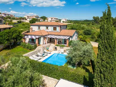 Villa für 8 Personen (180 m²) in Sveti Lovreč Pazenatički 2/10