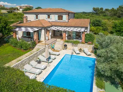 Villa für 8 Personen (180 m²) in Sveti Lovreč Pazenatički 3/10