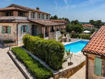 Villa für 10 Personen (243 m²) in Sveti Lovreč Pazenatički 1/10