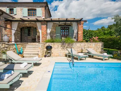 Villa für 8 Personen (180 m²) in Sveti Lovreč Pazenatički 5/10