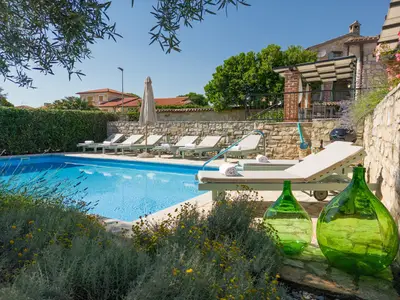 Villa für 8 Personen (180 m²) in Sveti Lovreč Pazenatički 6/10